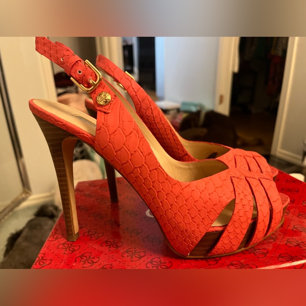 Guess Pumps Sz6